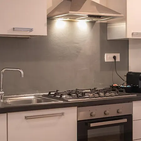Apartman Garibaldi 11 *